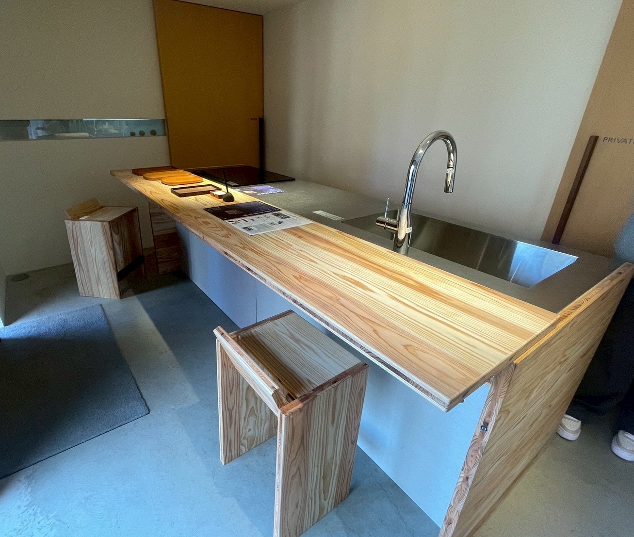大工の手」 キッチン | 大分・別府で木の家を建てるなら「YUKi‐NOiE」_